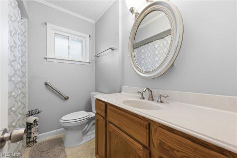 3803 Center Drive Parma OH 44134