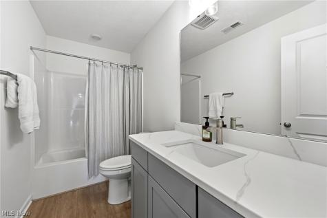 4384 Chaseline Ridge Brunswick OH 44212