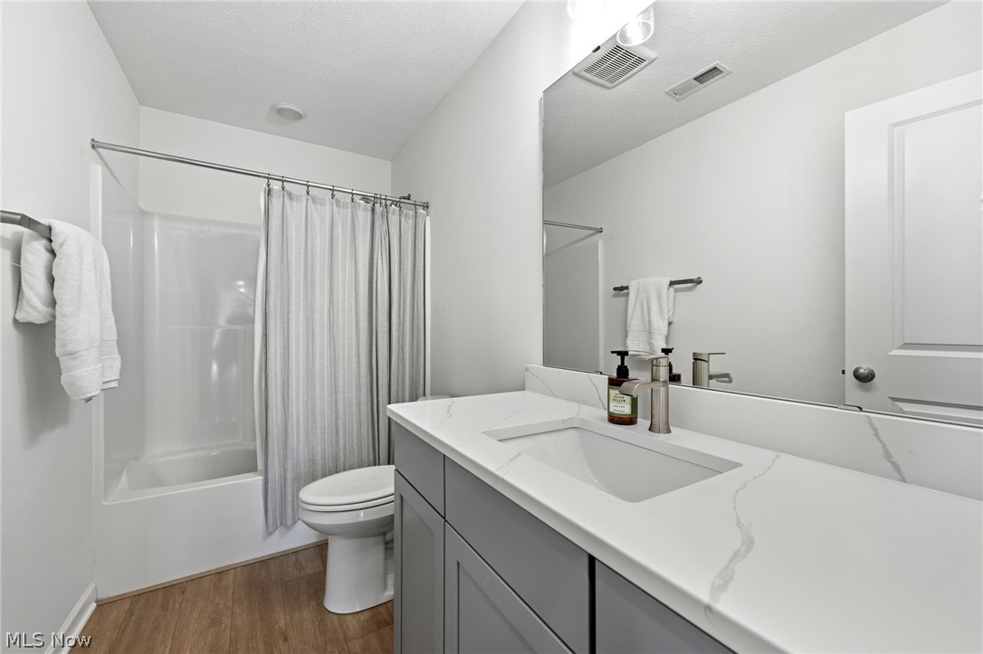 4384 Chaseline Ridge Brunswick OH 44212