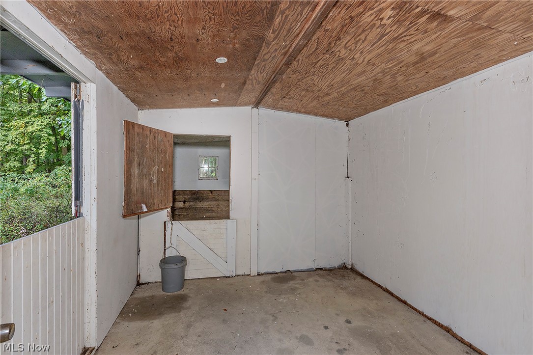 8165 Chagrin Mills Road Chagrin Falls OH 44022