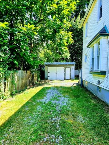 496 Rothrock Avenue Akron OH 44314