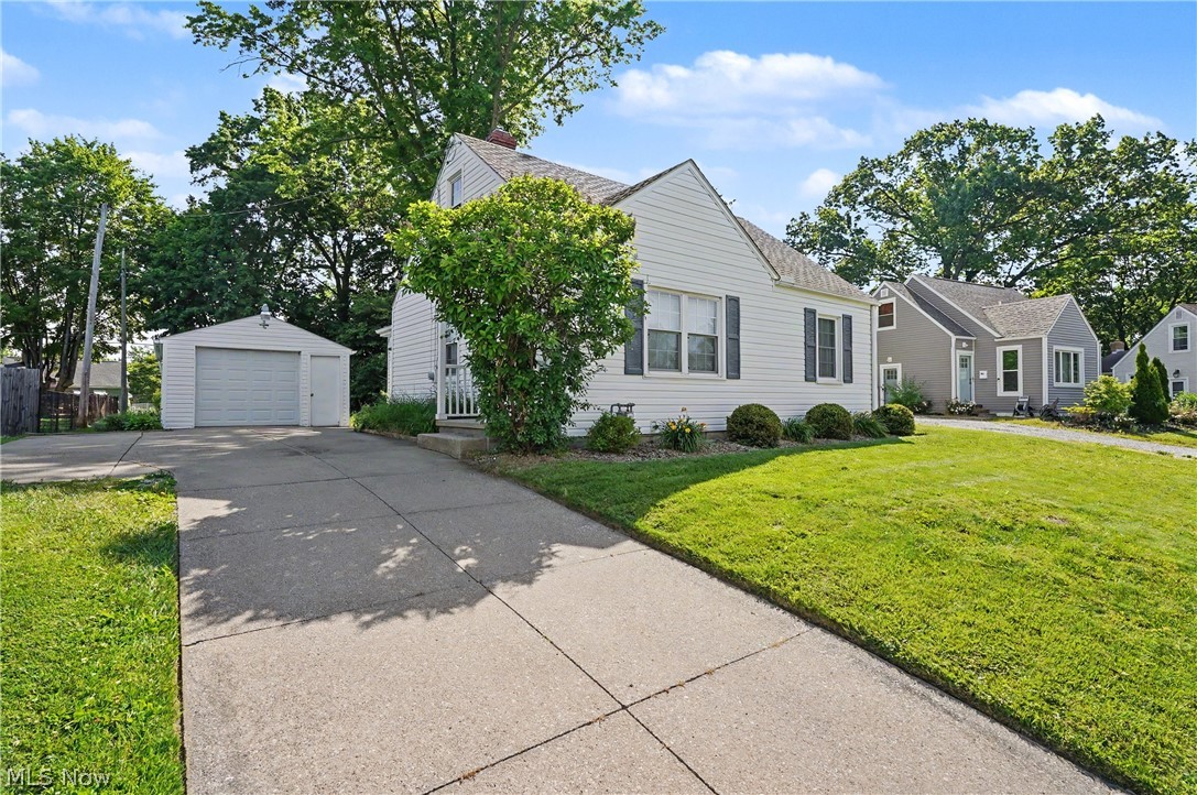1711 Thornapple Avenue Akron OH 44301