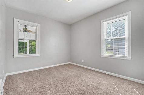1711 Thornapple Avenue Akron OH 44301