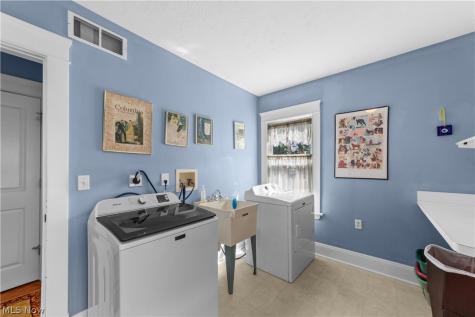 1483 E 105th Street Cleveland OH 44106