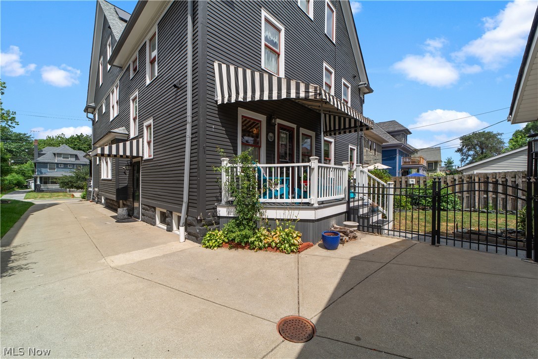 1483 E 105th Street Cleveland OH 44106