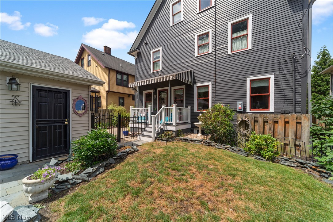 1483 E 105th Street Cleveland OH 44106