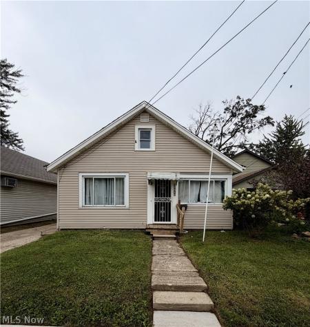 12512 Mcgowan Avenue Cleveland OH 44135