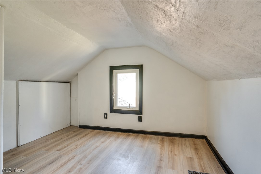 12512 Mcgowan Avenue Cleveland OH 44135