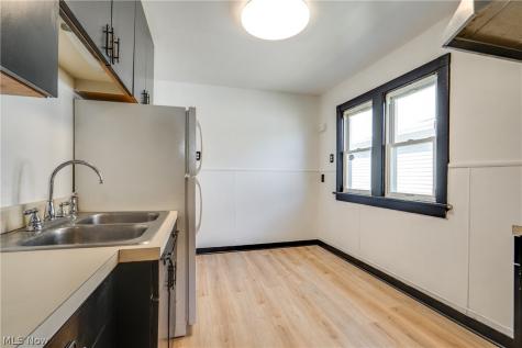 12512 Mcgowan Avenue Cleveland OH 44135