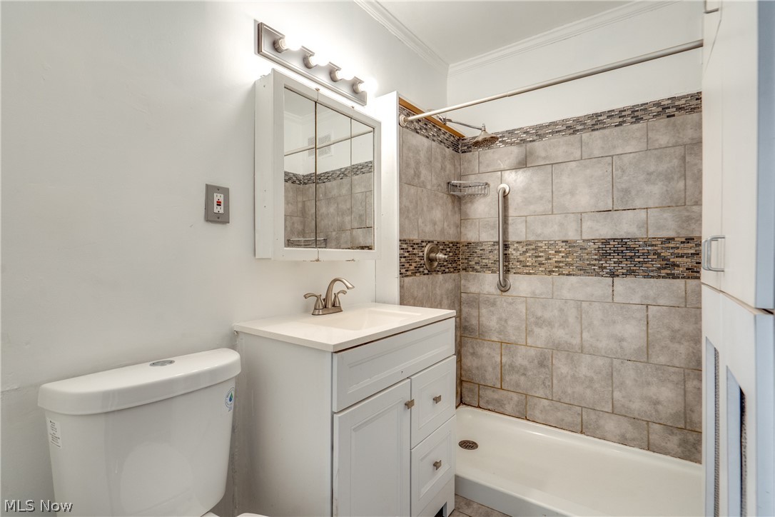 12512 Mcgowan Avenue Cleveland OH 44135