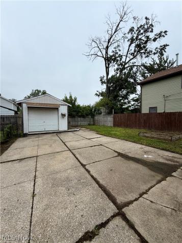 12512 Mcgowan Avenue Cleveland OH 44135