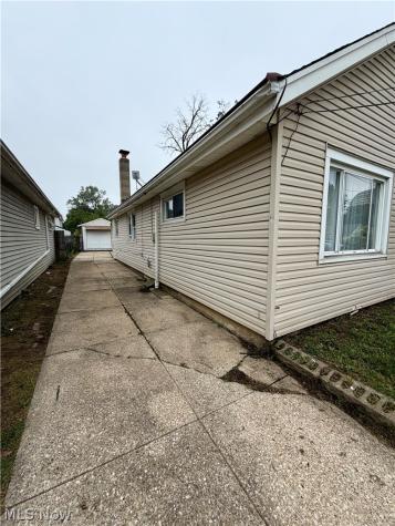 12512 Mcgowan Avenue Cleveland OH 44135