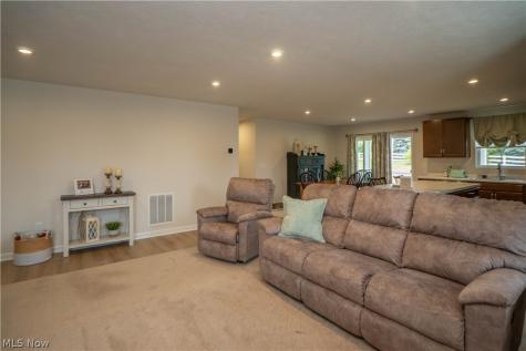 2655 Elkford Circle NE Canton OH 44721