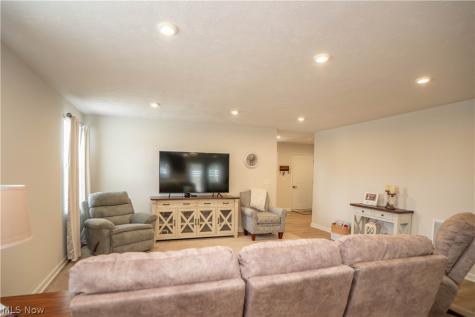 2655 Elkford Circle NE Canton OH 44721