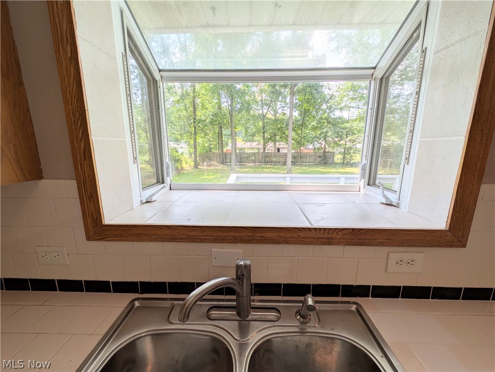 18015 Hillcrest Drive Lake Milton OH 44429