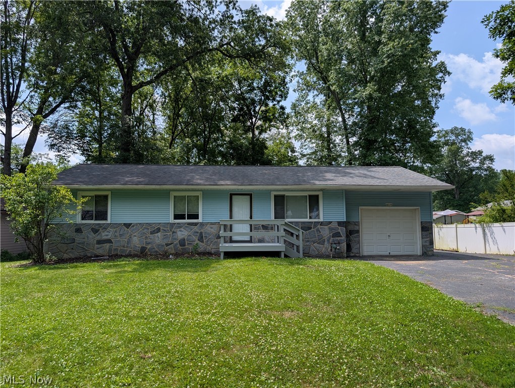 18015 Hillcrest Drive Lake Milton OH 44429