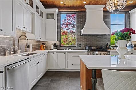 90 Lancaster Court Moreland Hills OH 44022