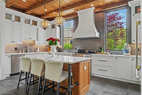 90 Lancaster Court Moreland Hills OH 44022