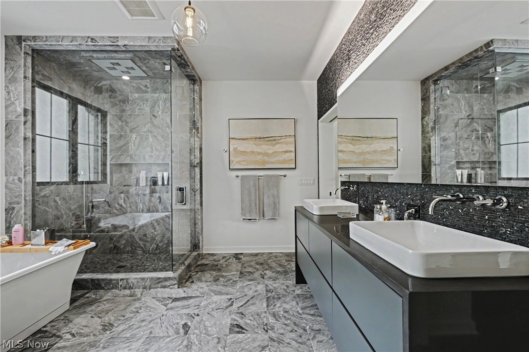 90 Lancaster Court Moreland Hills OH 44022