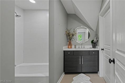 90 Lancaster Court Moreland Hills OH 44022