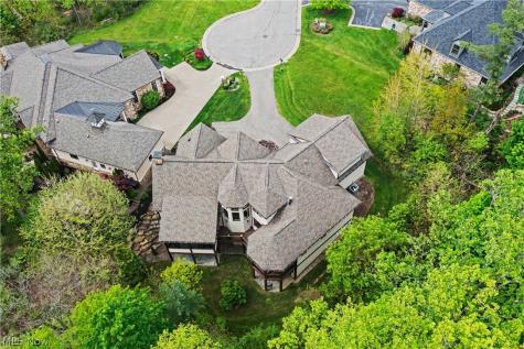 90 Lancaster Court Moreland Hills OH 44022