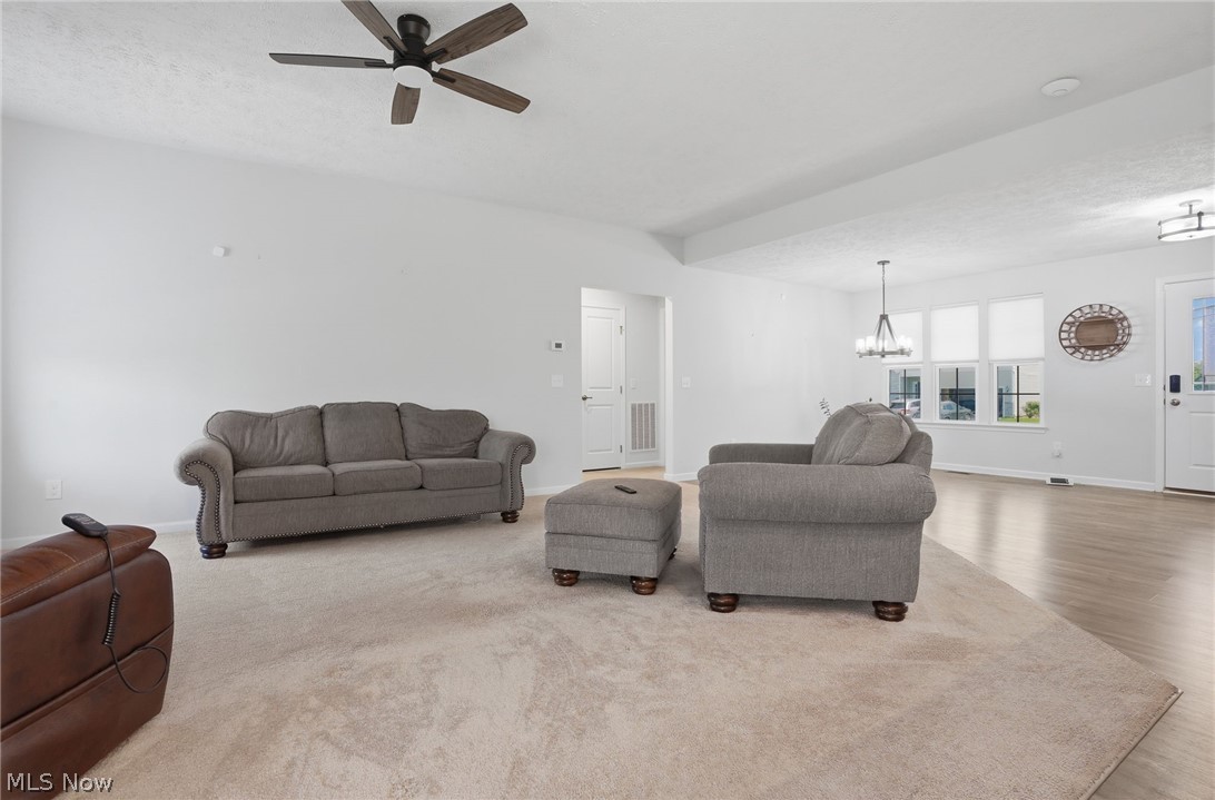 4742 Gooseberry Brimfield OH 44266
