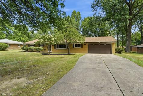 1523 Bradford Drive Macedonia OH 44056