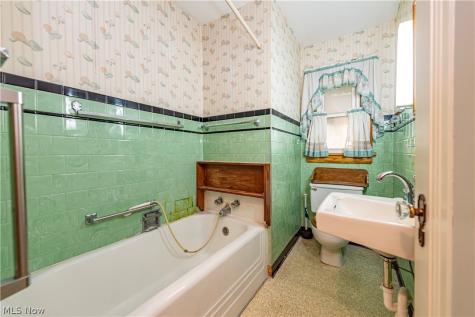 178 Overlook Avenue Wadsworth OH 44281