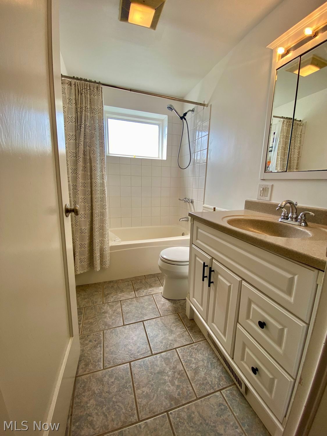 160 11th Street NE New Philadelphia OH 44663