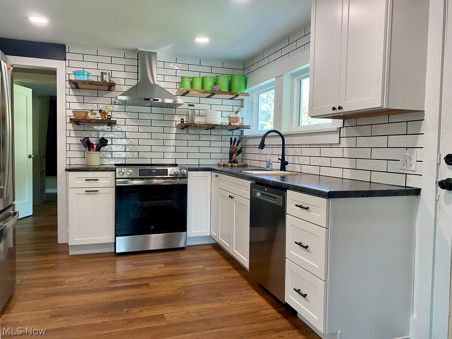 160 11th Street NE New Philadelphia OH 44663