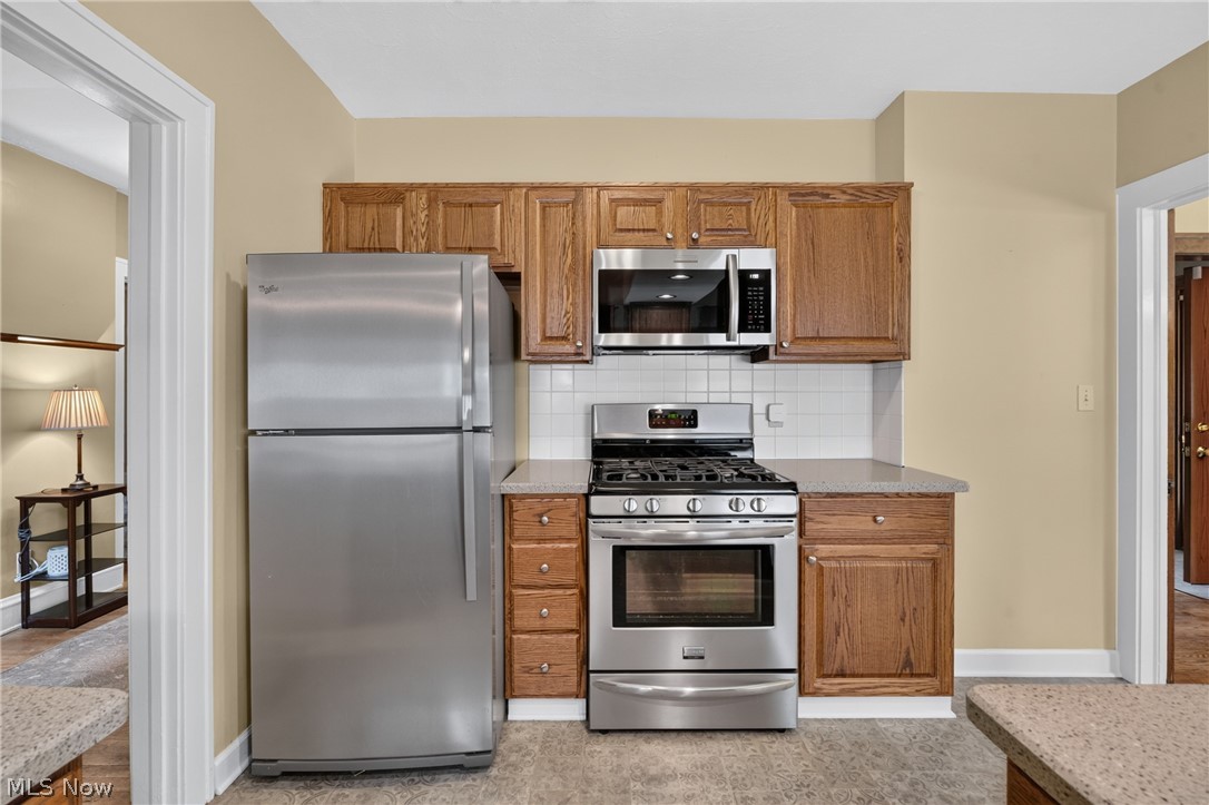 17416 Oxford Avenue Cleveland OH 44111