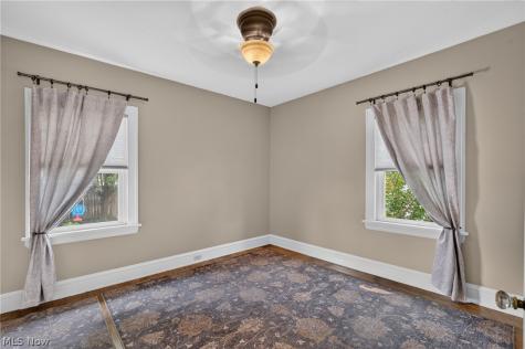 17416 Oxford Avenue Cleveland OH 44111