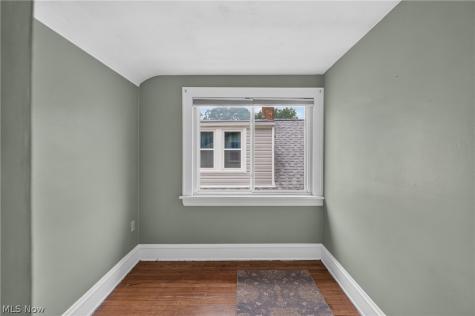17416 Oxford Avenue Cleveland OH 44111