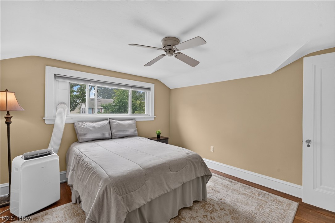 17416 Oxford Avenue Cleveland OH 44111