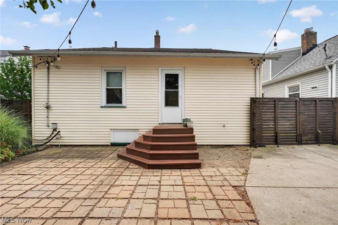 17416 Oxford Avenue Cleveland OH 44111