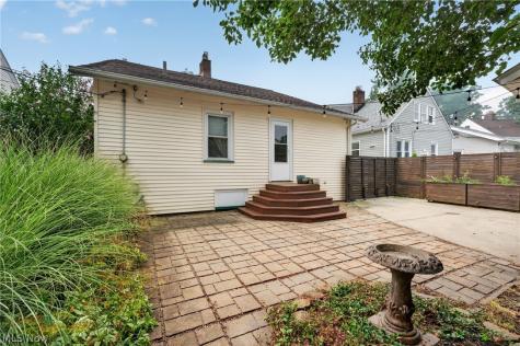 17416 Oxford Avenue Cleveland OH 44111