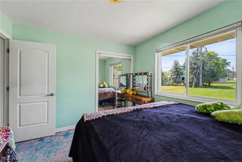 272 N Skyline Drive Seven Hills OH 44131