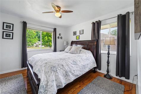 272 N Skyline Drive Seven Hills OH 44131