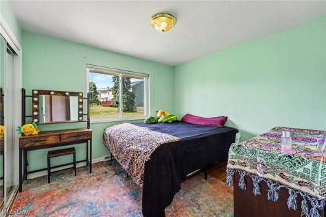 272 N Skyline Drive Seven Hills OH 44131