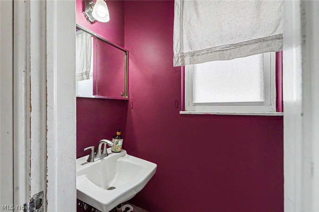 272 N Skyline Drive Seven Hills OH 44131