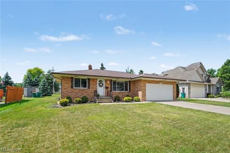 272 N Skyline Drive Seven Hills OH 44131