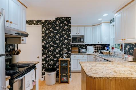 1567 S Belvoir Boulevard South Euclid OH 44121