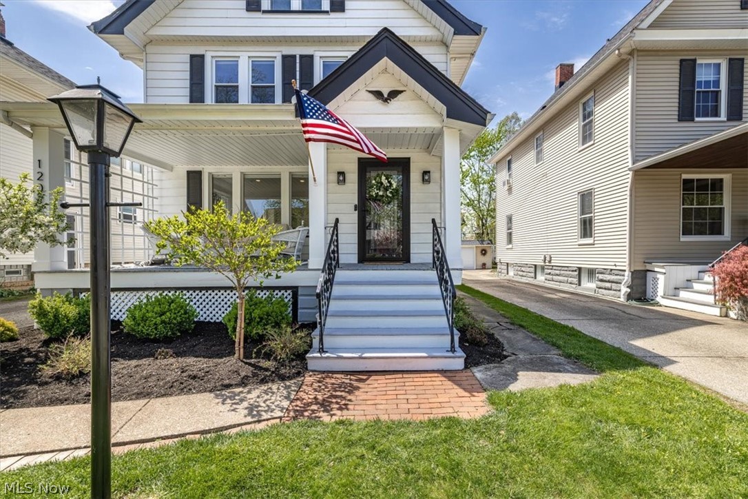 1208 French Avenue Lakewood OH 44107