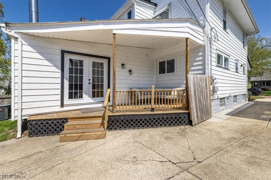 1208 French Avenue Lakewood OH 44107