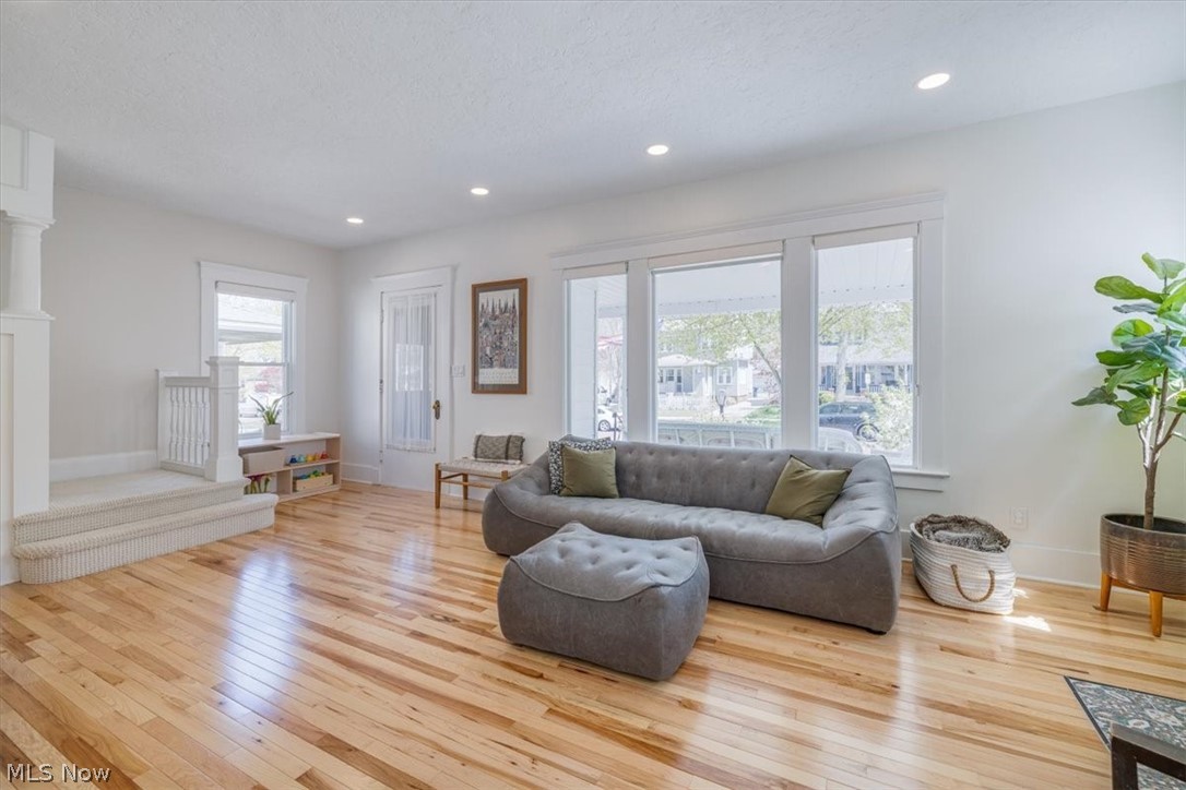1208 French Avenue Lakewood OH 44107