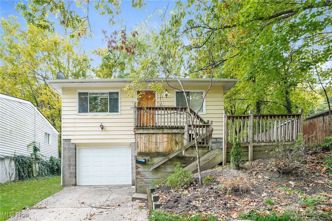 1702 Leighton Avenue Akron OH 44314