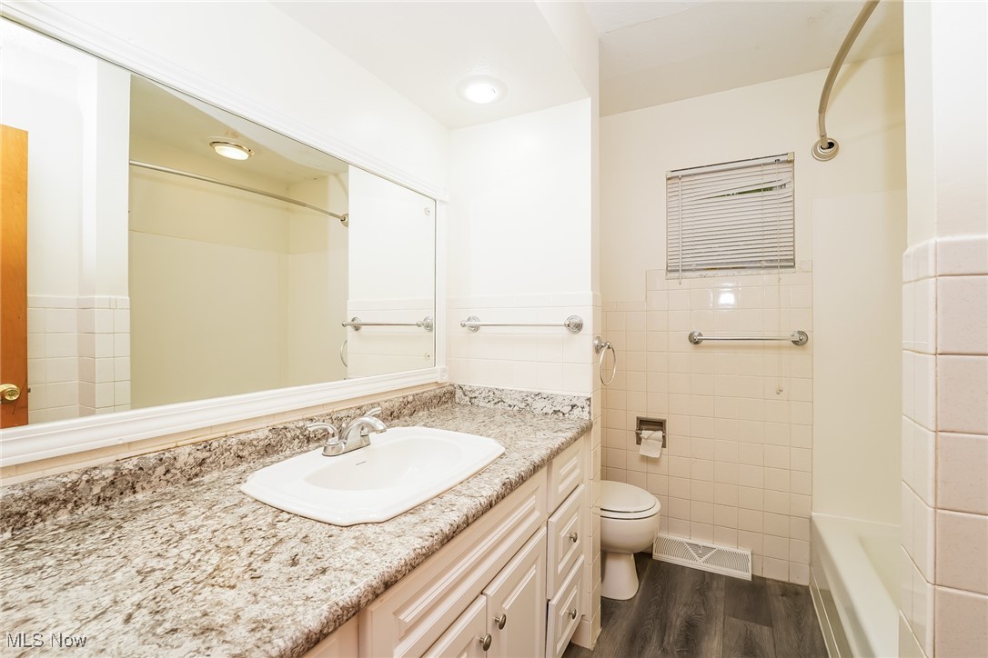 1702 Leighton Avenue Akron OH 44314