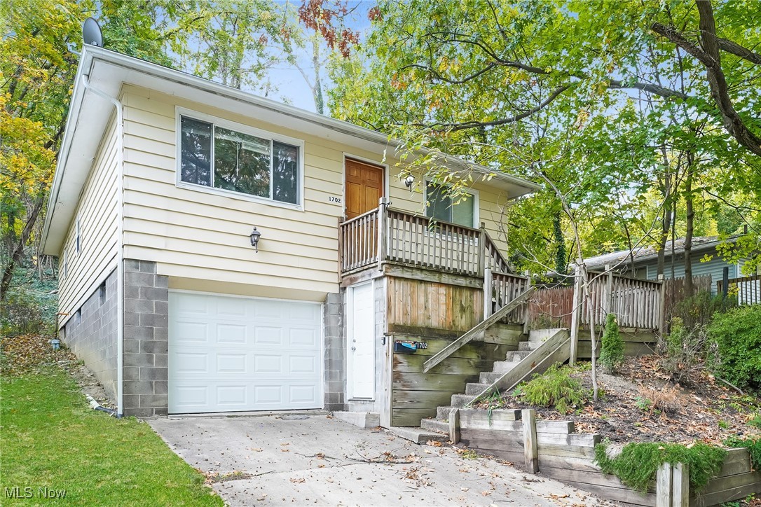 1702 Leighton Avenue Akron OH 44314