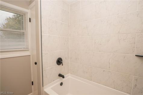 7641 Ravenna Avenue Louisville OH 44641