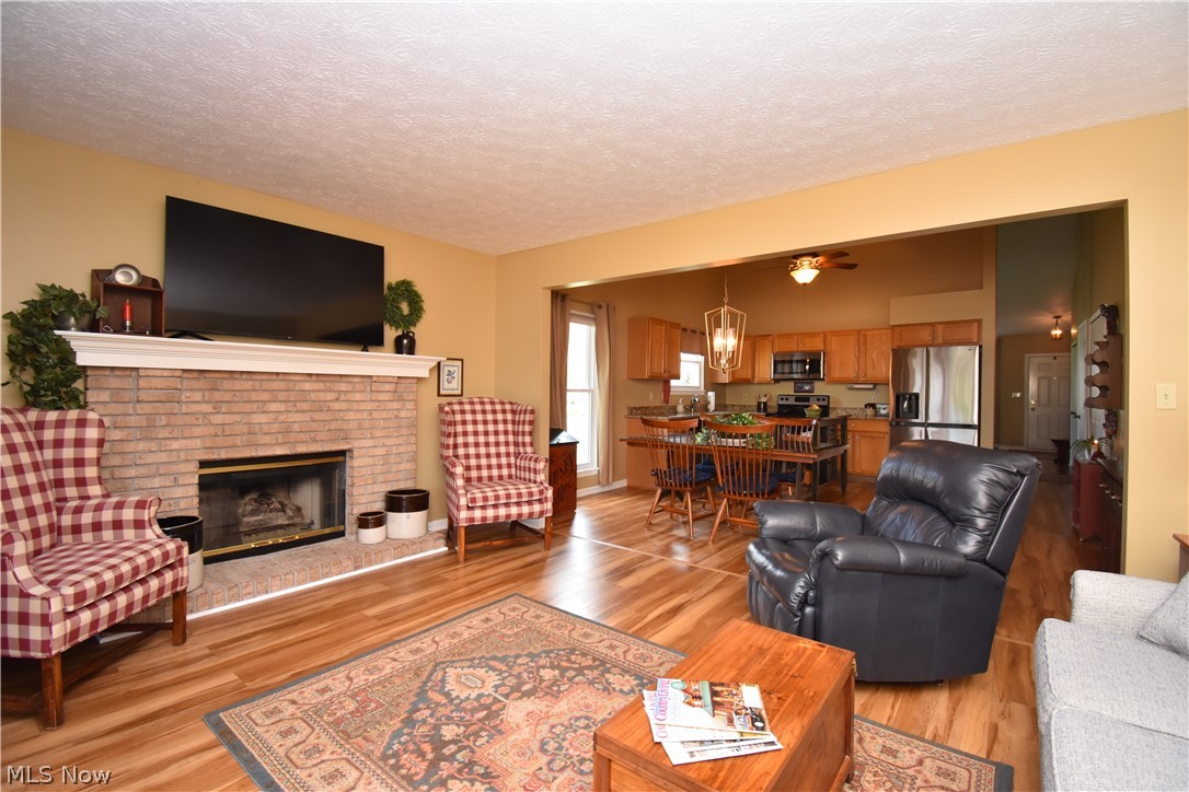 200 Potters Circle Girard OH 44420